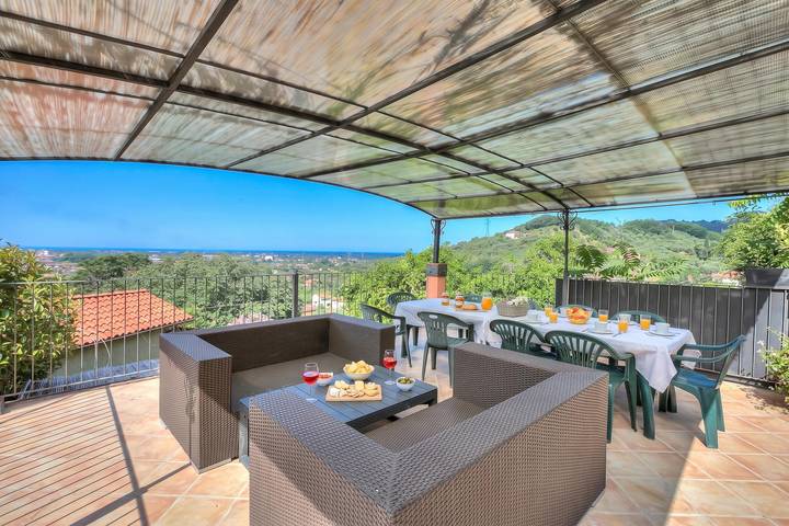 Villa pour 14 personnes, avec vue sur l’océan dans Massa-Carrara
