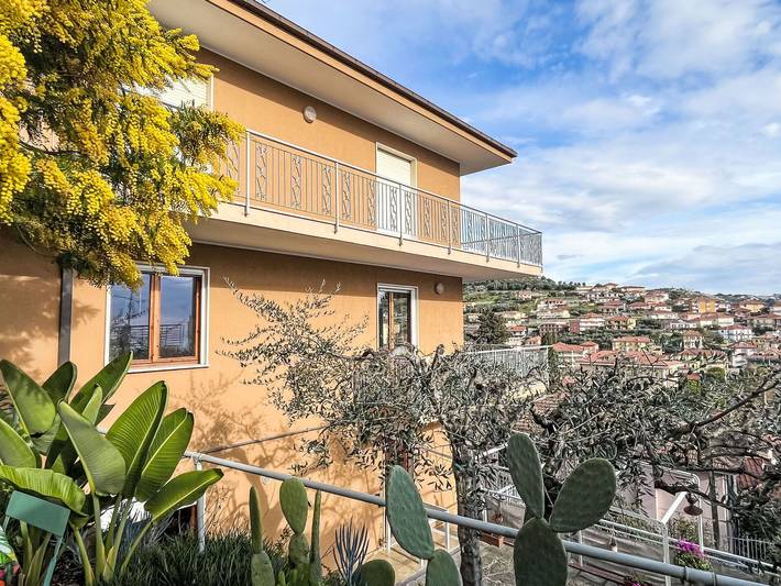 Gîte pour 5 personnes, avec Balcon et Jardin à San Lorenzo al Mare - 4