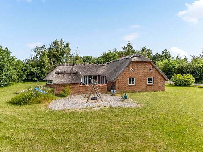 Ferienhaus mit Meerblick für 12 Personen, mit Sauna und Terrasse sowie Pool