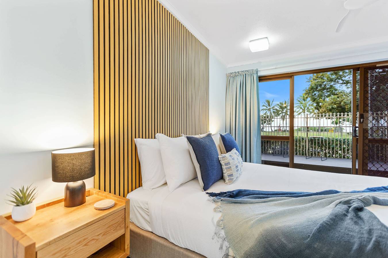 Entire apartment, Rainforest   Reef Retreat - Esplanade Ground-Floor Apartment in Cairns North, Cairns