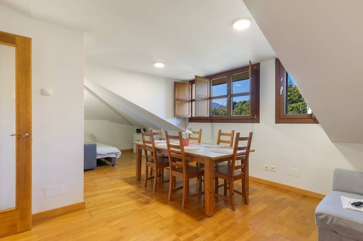 Entire apartment, Apartment 'La Marquesa Llanes' in Central, Quiet Residential Complex in Llanes, Costa Verde (Spain)