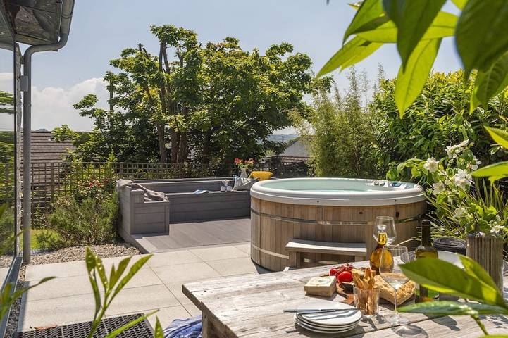 Ferienhaus für 4 Personen, mit Whirlpool und Terrasse sowie Garten - 1