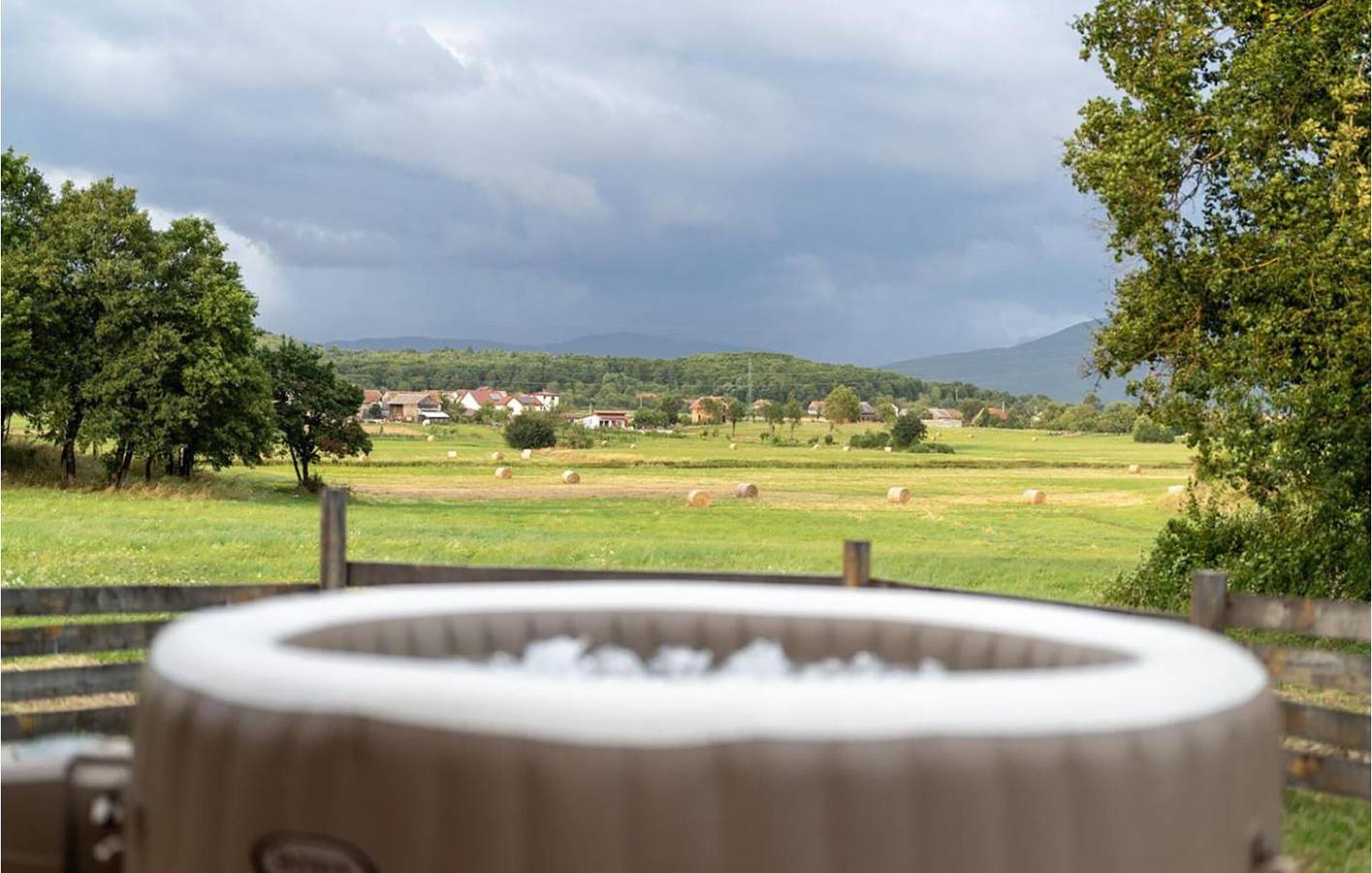 Charmantes Apartment mit Terrasse, Grill und WLAN in der Nähe des Flusses Gacka in Prozor, Lika-Senj