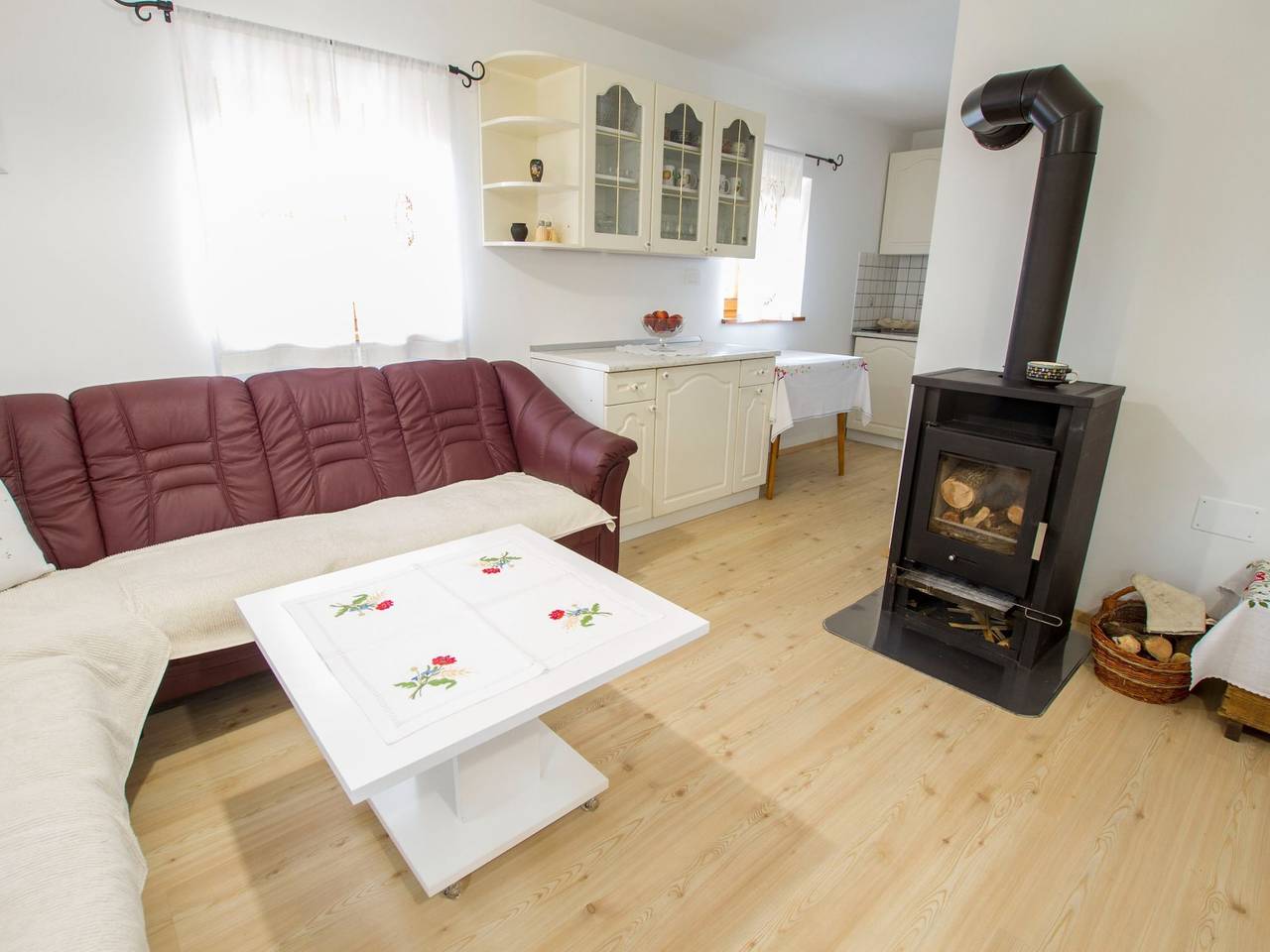 Sunny Two Bedroom Retreat in Beautiful Bizeljsko - Two Bedroom Country House in Rann (disambigua), Lower Styria