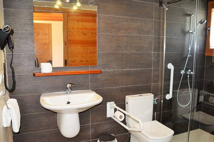 Ferienhaus für 15 Personen, mit Terrasse und Sauna sowie Whirlpool und Garten, mit Haustier in Girona - 3