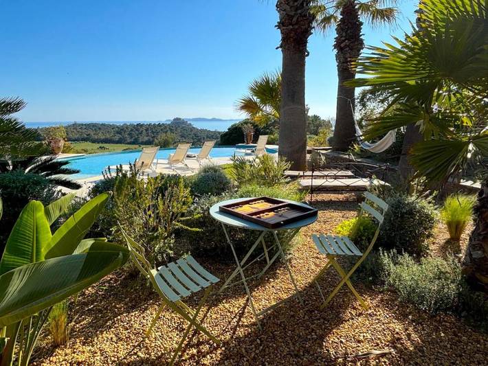 Location de vacances pour 12 personnes, avec piscine ainsi que jardin et vue dans Cabasson - 4
