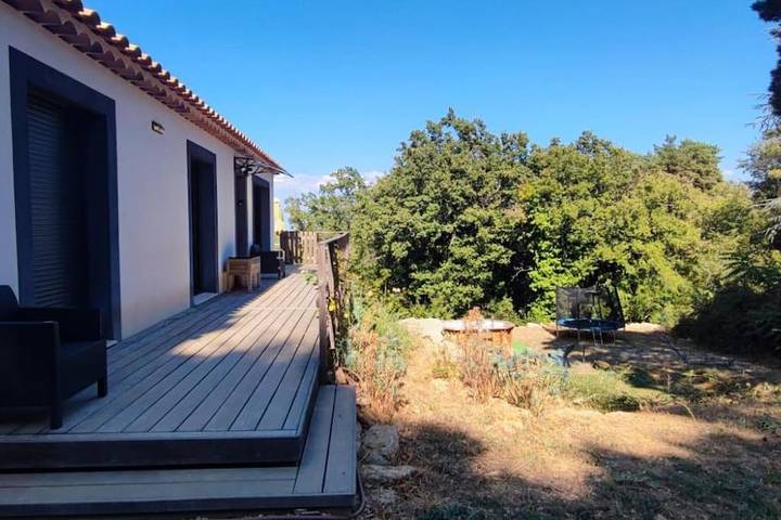 Location de vacances pour 6 personnes, avec jardin ainsi que vue et terrasse à Plan-d'Aups-Sainte-Baume - 4