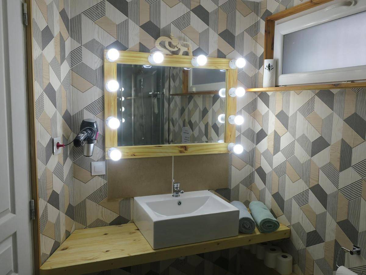 Chambres au grand calme dans maison in Primarette, Région de Vienne
