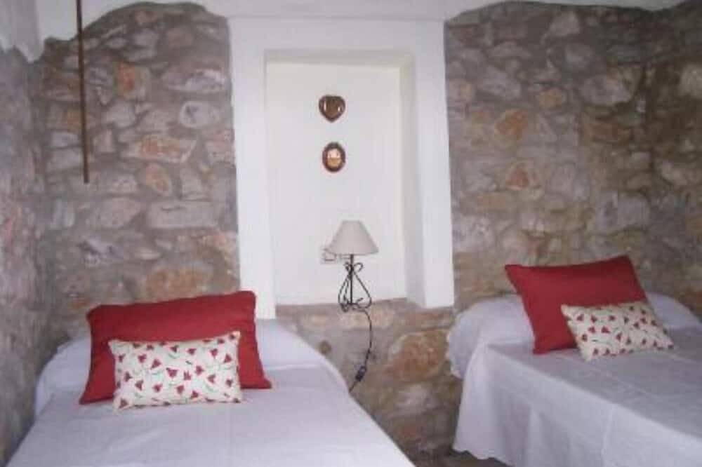 Jardín, piscina, aparcamiento, wifi, aire acondicionado, céntrica in Prado del Rey, Pueblos Blancos