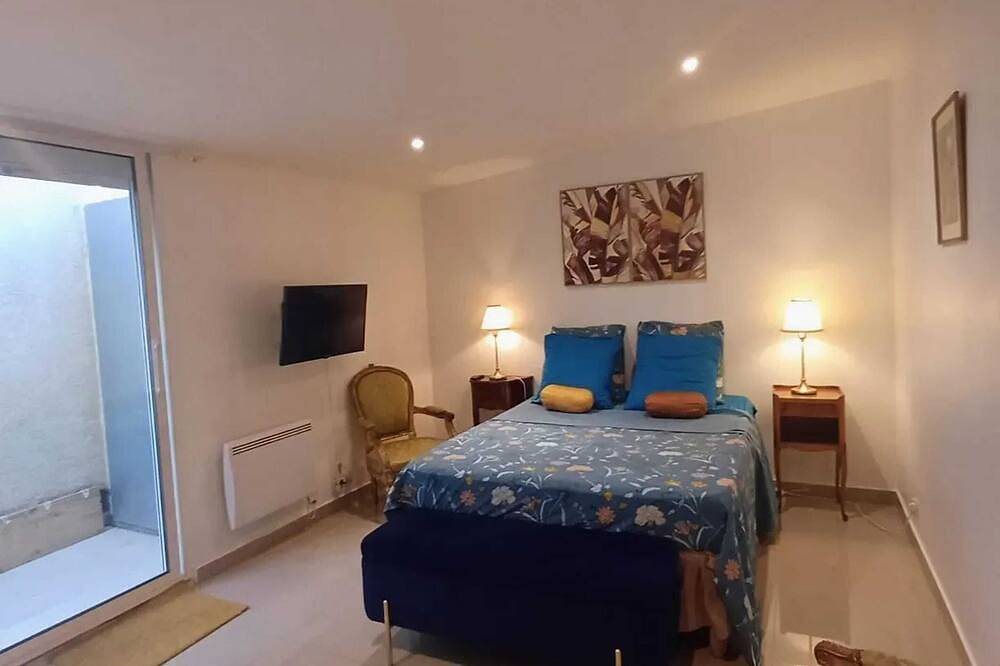 Entire apartment, Homerez - Apartment in Paray, terrace in Paray-Vieille-Poste, Essonne