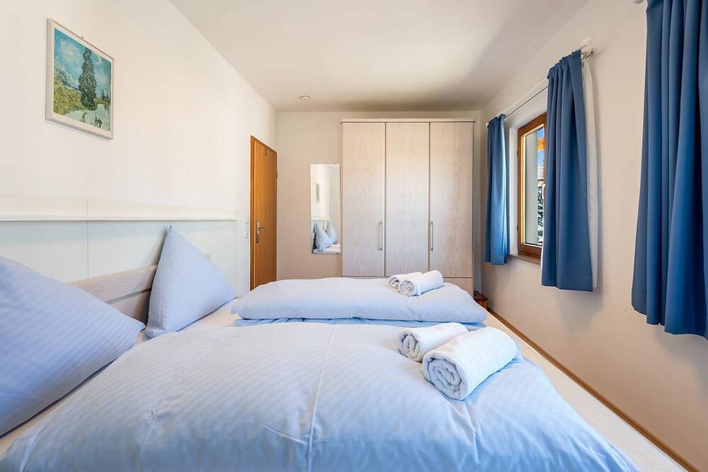 Ganze Wohnung, Ferienwohnung Kuprella 1 - mit Liegewiese und privatem Seezugang in Nonnenhorn in Strandbad Nonnenhorn, Nonnenhorn