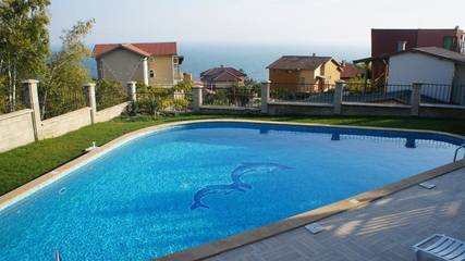 Villa pour 8 personnes, avec jardin ainsi que piscine et vue, adapté aux familles en Bulgarie
