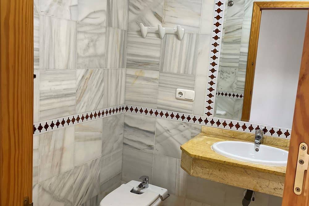 Ganze Wohnung, A stunning 2 bedroom apartment 5 min walk to the beautiful beaches of Vera Playa in Playas de Vera, Vera