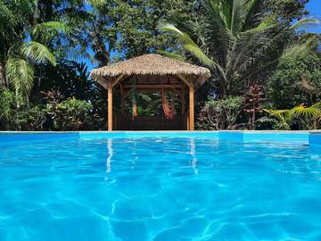 Maison d’hôte pour 2 personnes, avec piscine ainsi que jardin et vue en Guadeloupe
