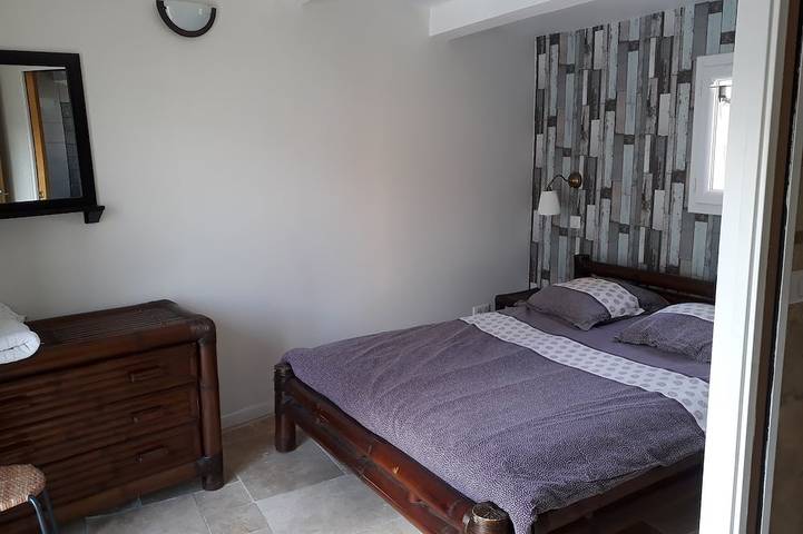 Gîte pour 4 personnes, avec jardin ainsi que piscine et terrasse à Le Beausset - 2