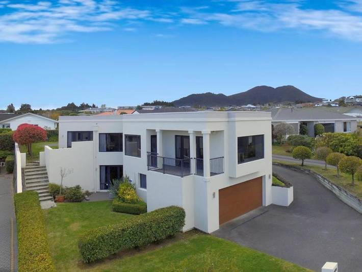 Maison d’hôte pour 2 personnes, avec vue ainsi que vue sur le lac et jardin à Taupo