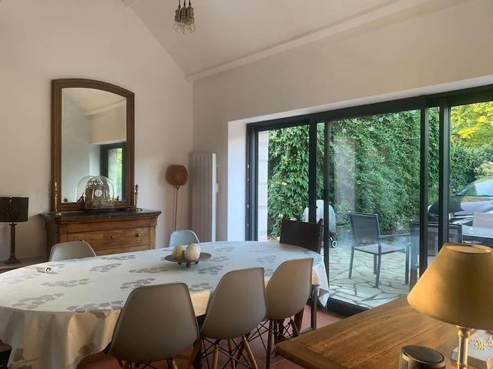 Location de vacances pour 6 personnes, avec jardin à Véretz