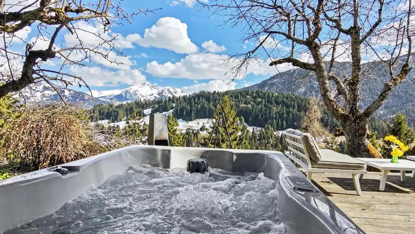 Villa für 14 Personen, mit Terrasse und Whirlpool - 1