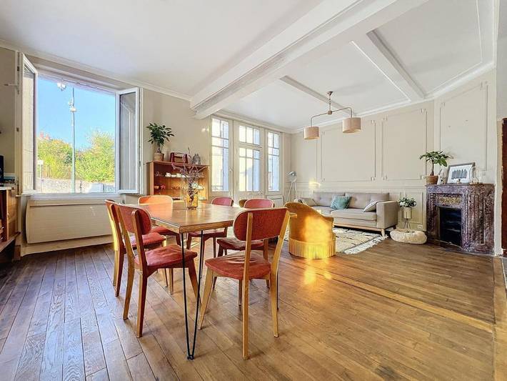 Gîte pour 8 personnes, avec jardin et vue à Lavau