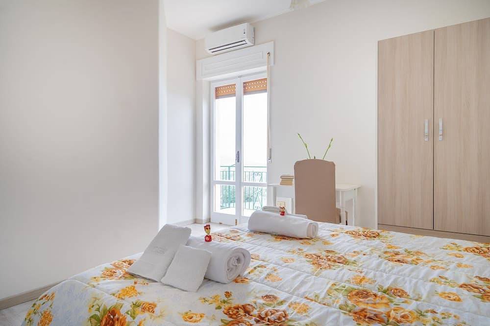 Newly refurbished 2 bedroom apartment in Sorrento Coast in Vico Equense, Napoli e dintorni
