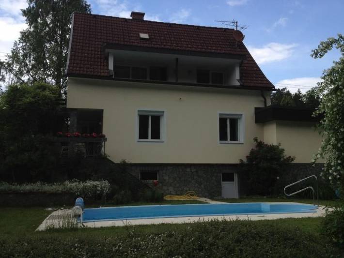 Location de vacances pour 5 personnes, avec Balcon et Terrasse ainsi que Jardin et Piscine à Klagenfurt am Wörthersee