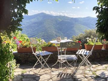 Gîte pour 5 personnes, avec terrasse et jardin à Sumène