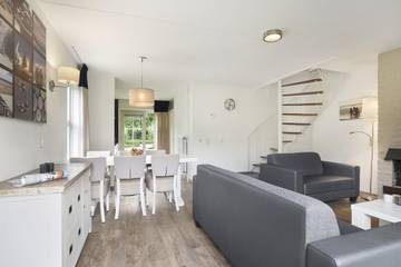 Ferienhaus für 6 Personen, mit Terrasse und Balkon/Terrasse sowie Sauna in Brouwershaven