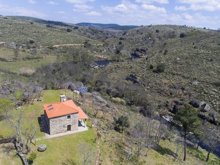 Gîte pour 5 personnes, avec vue sur le lac ainsi que jardin et vue dans Vimioso