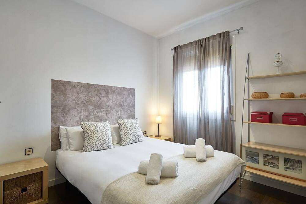 Entire apartment, Bed&Bcn Arquimedes Barcelona in Sant Andreu, Barcelona