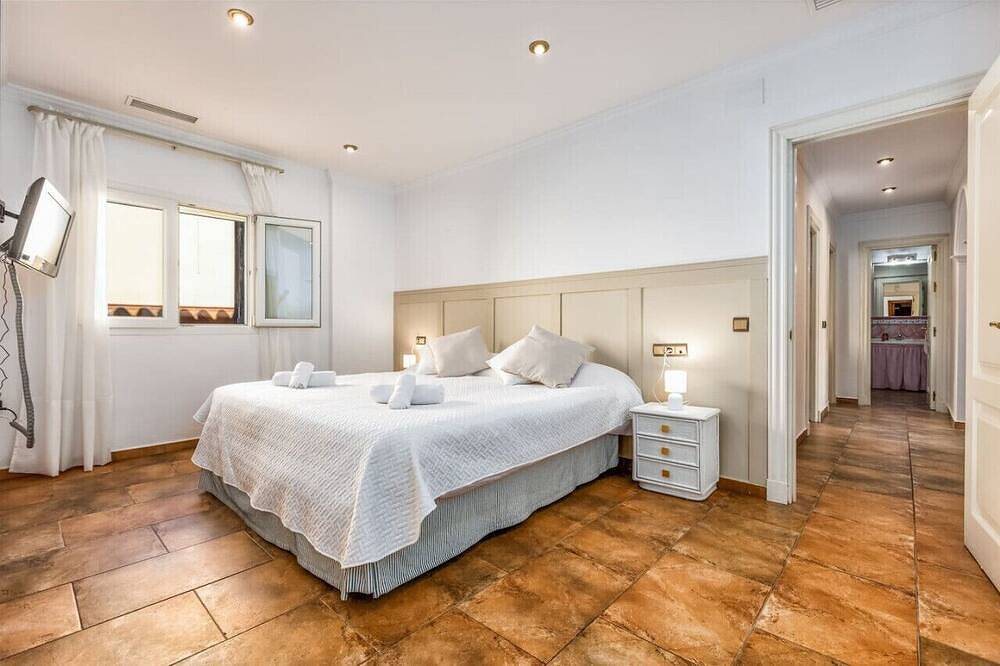 Fancy House Near Cádiz Pool Free Parking & Bbq in Pueblo Nuevo, San Roque