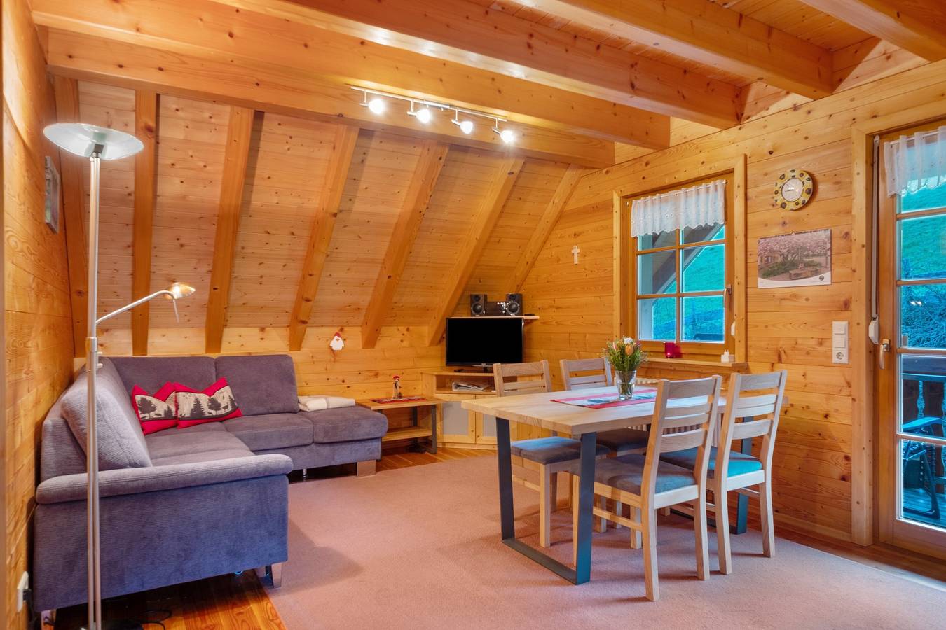 Appartement entier, Appartement 'Bergblick' avec vue sur les montagnes, terrasse partagée et Wi-Fi in Mühlenbach, Forêt-Noire centrale