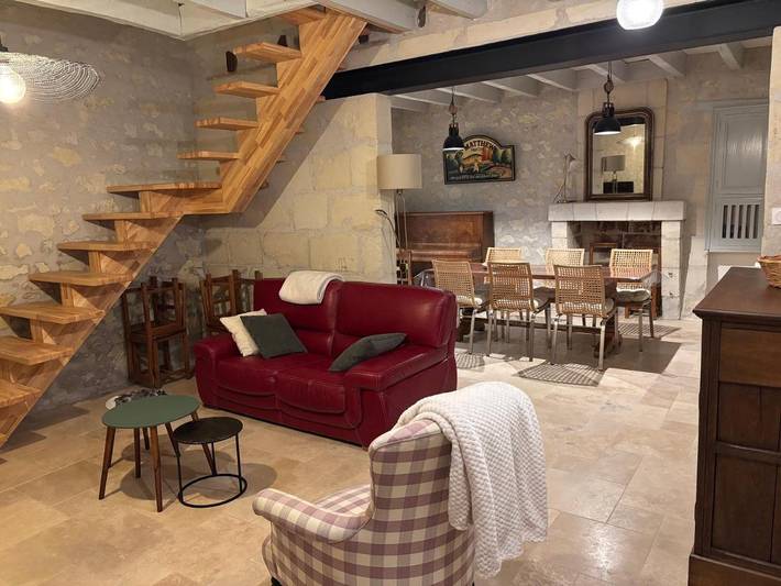 Location de vacances pour 5 personnes, avec vue et jardin à Cravant-les-Côteaux