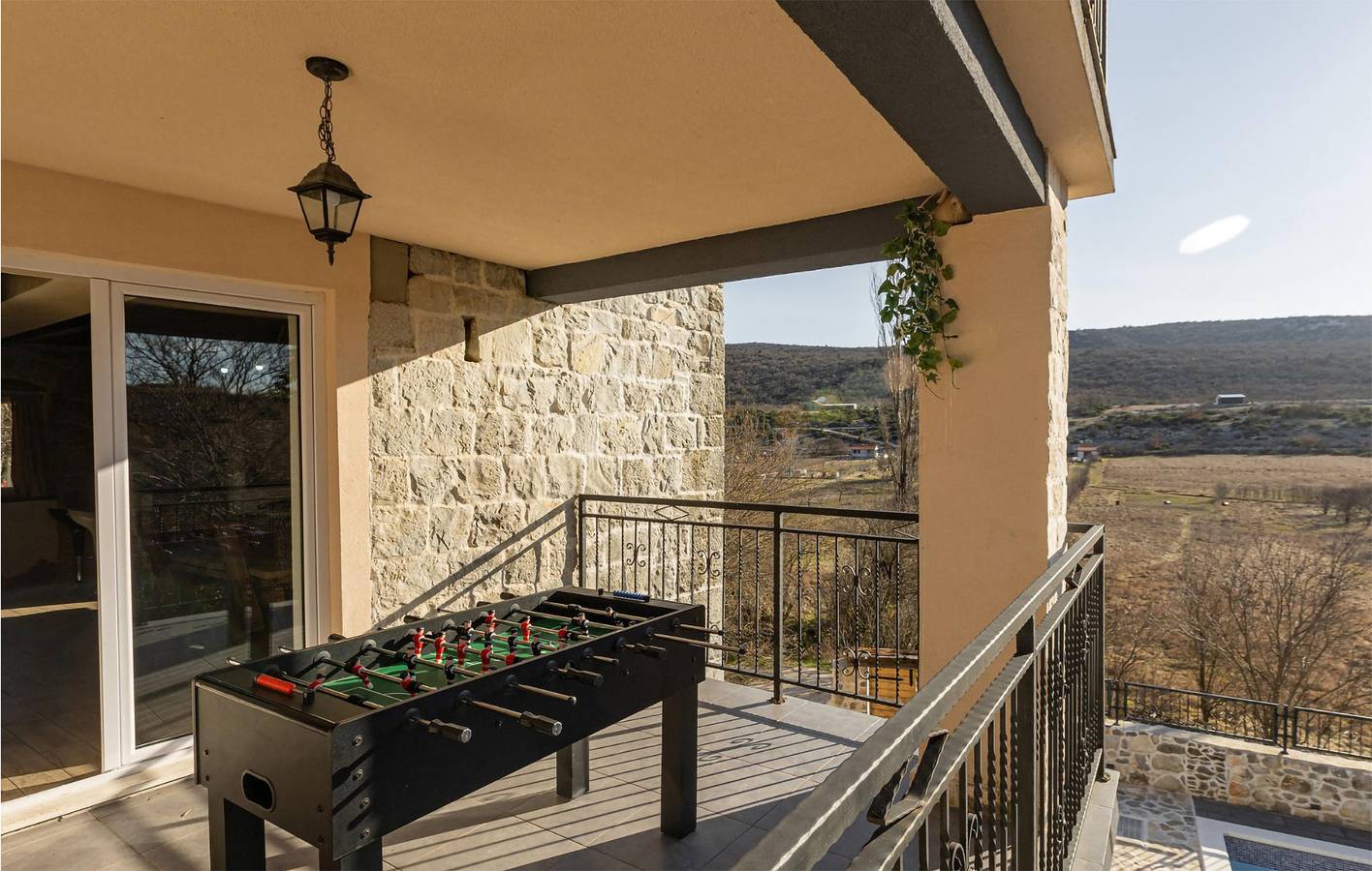Stilvolle 2-Zimmer-Wohnung mit Pool, Terrasse und WLAN in Split-Dalmatien