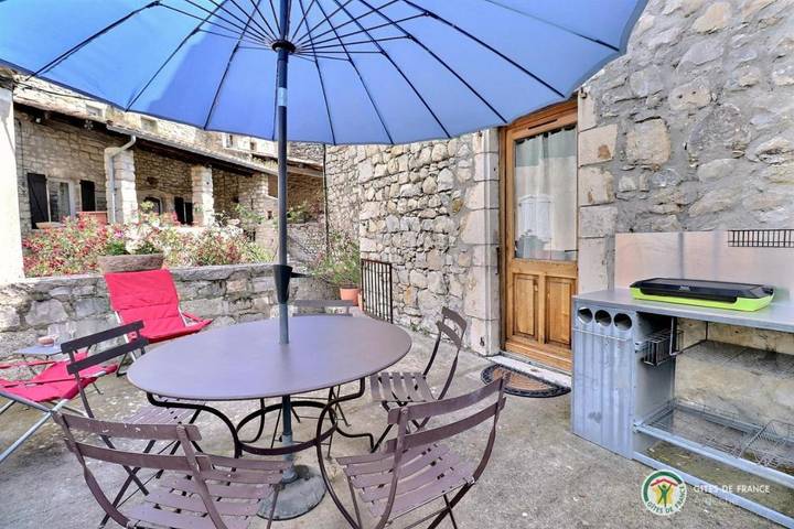 Location de vacances pour 6 personnes, avec piscine ainsi que vue et terrasse à Saint-Maurice-d'Ibie - 3