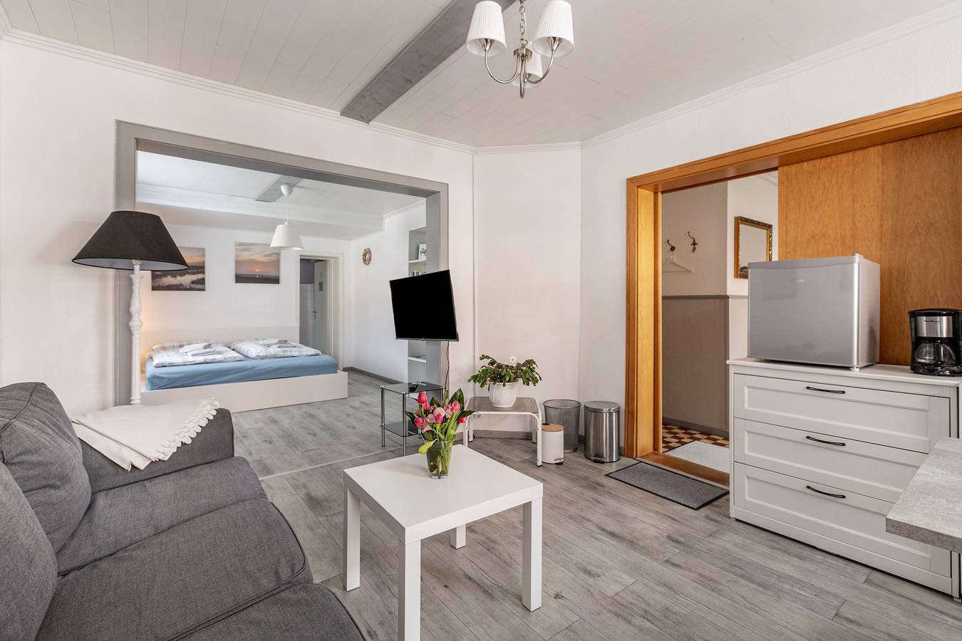 Ganze Wohnung, Apartment 'Das Weiße Stadthaus' mit Wlan in Wesselburen, Nordseeküste