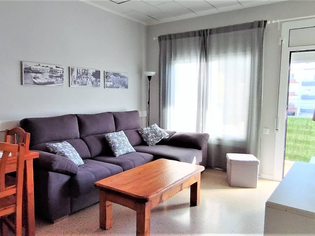 Sunny Retreat with Pool, Near Beaches & Biking Trails in Peaceful Roses, Spain, foto 7