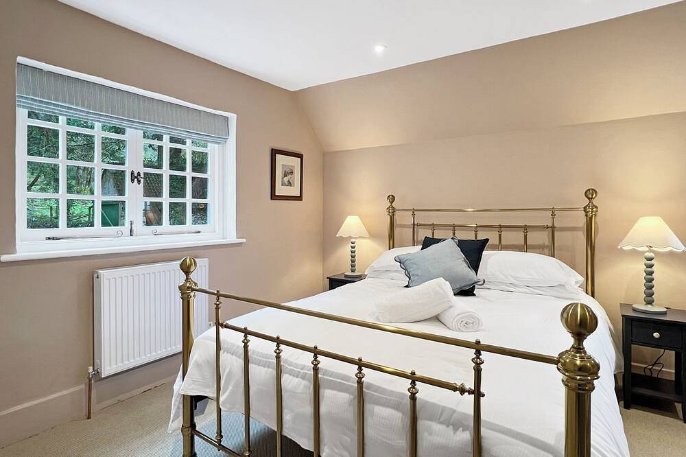 Worthy Cottage, Porlock Weir in Porlock, Somerset