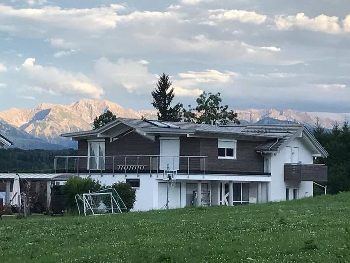 Ferienwohnung für 4 Personen, mit Terrasse und Garten sowie Sauna und Ausblick