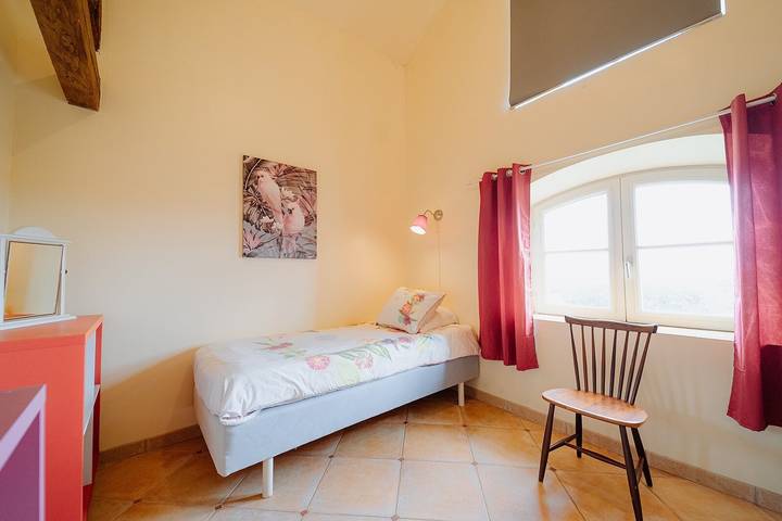 Ganze Wohnung, Apartment 'Gîte Du Jardin - Domaine Les Bois' mit WLAN in Sixt-sur-Aff, Redon und Umgebung