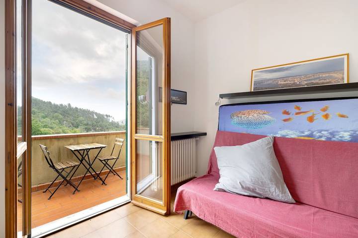 Appartamento intero, Appartamento 'Elena E Joerg 2' con vista sulle montagne, giardino in comune e Wi-Fi in Vezzi Portio, Riviera di Ponente