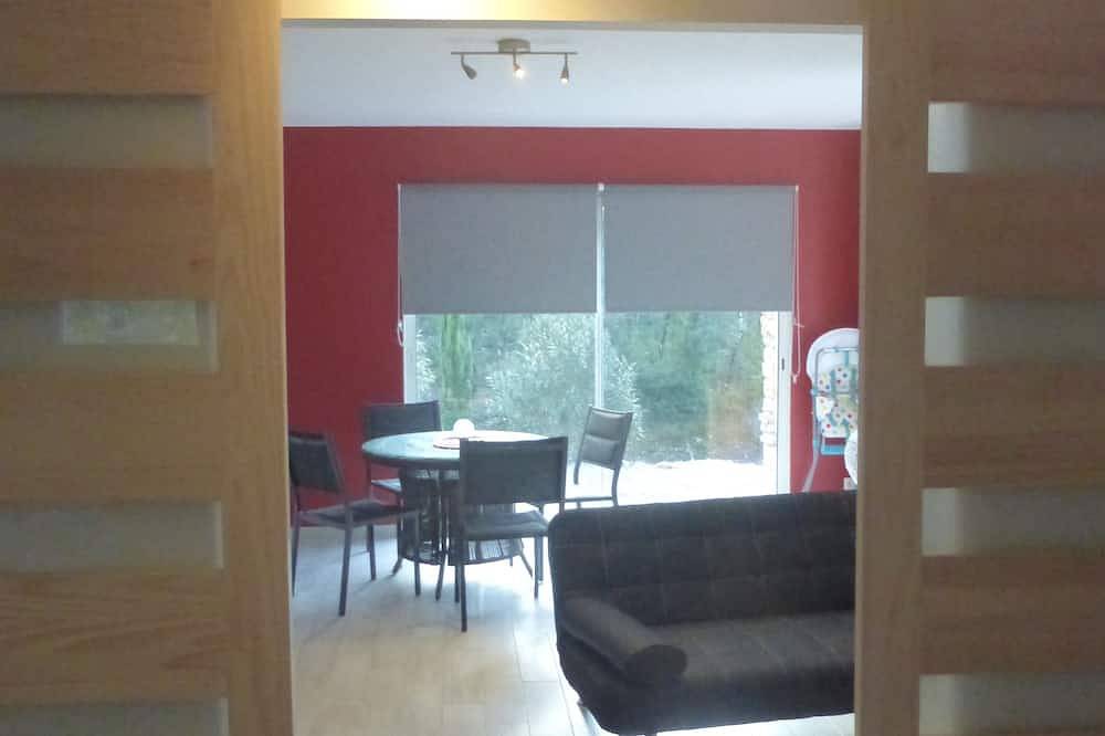 Geheel appartement, De huisjes van Paradaou met zwembad en airconditioning in de rustige Provence in Flayosc, Draguignan en omgeving