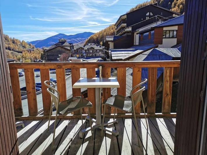 Gîte pour 4 personnes, avec terrasse et vue, adapté aux familles dans Cinéma L'Aiguille - 3