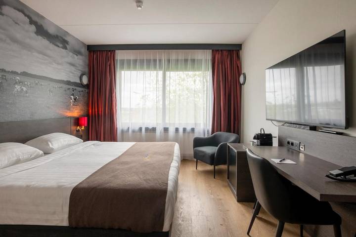 Hotel voor 3 personen, met Terras en Uitzicht in Almere