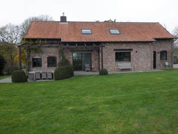 Gîte pour 12 personnes, avec terrasse et vue dans Dranouter
