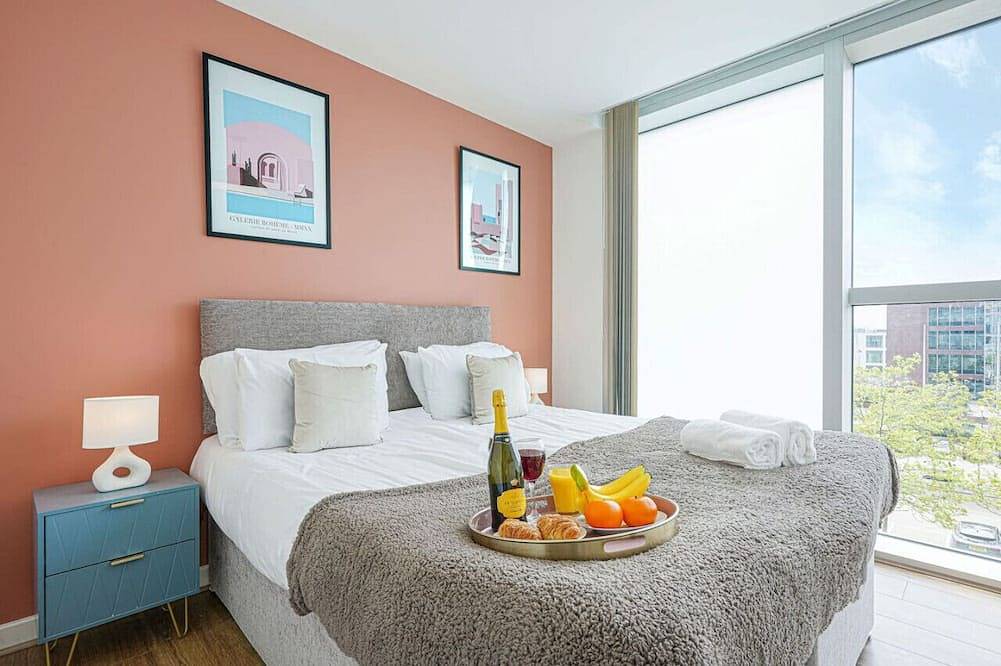 Entire apartment, 2 Bedroom 2 Bathroom Apartment in City Centre in Milton Keynes, South East England