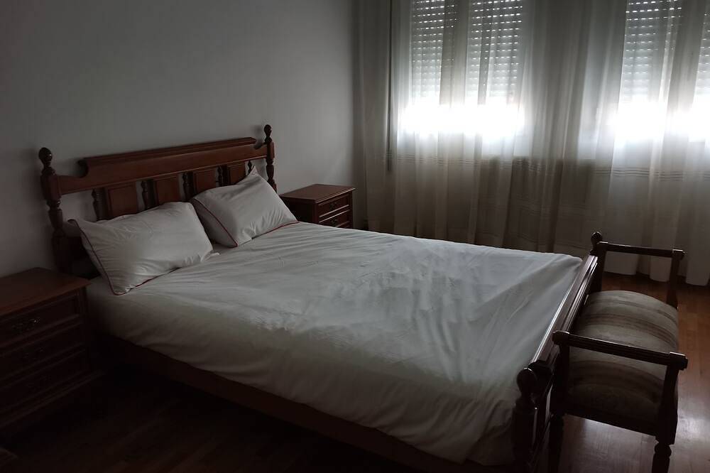 Entire apartment, Felisa House - Sarria Street Apartment in Monforte de Lemos, Lugo Province