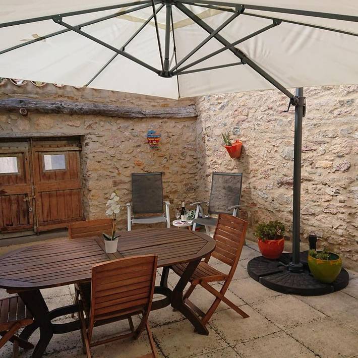 Gîte pour 4 personnes, avec Terrasse et Vue à Caunes-Minervois