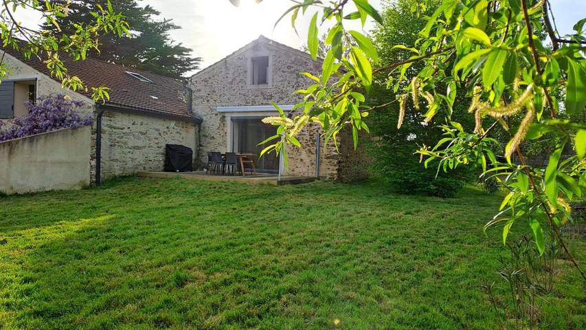 Location de vacances pour 4 personnes, avec vue ainsi que jardin et piscine, adapté aux familles à Saint-Christophe-du-Ligneron - 2