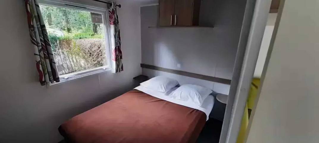 Bungalow pour 6 personnes, avec jardin ainsi que terrasse et piscine dans Essonne - 4