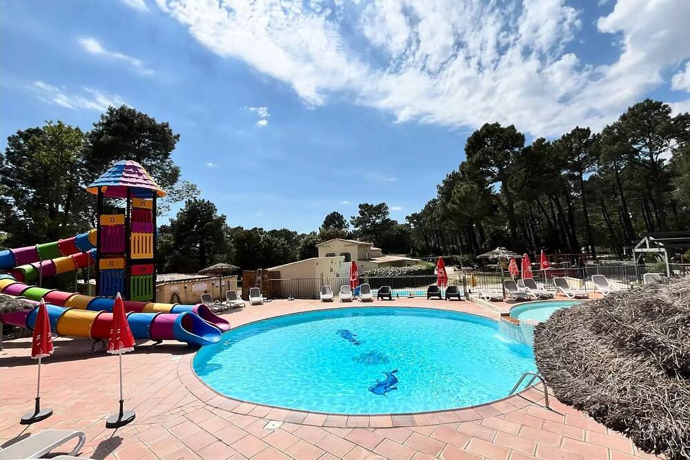 Mobilhome Tournesol Climatisé+confort - 3 chambres +Tv  (4 adulte +2 enfants) 4 Ã  6 personnes - 4 pers. inclus dans le tarif in Bollène, Vaucluse